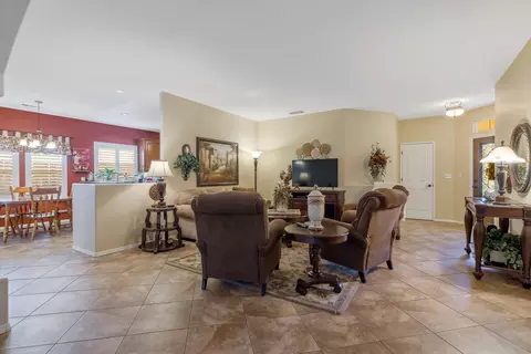 1041 Lords Ct, Lemoore, CA 93245 photo 10