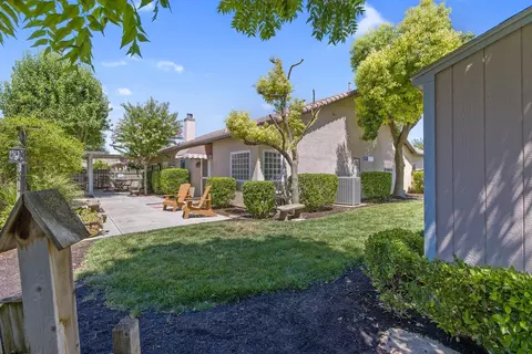 1041 Lords Ct, Lemoore, CA 93245 photo 54