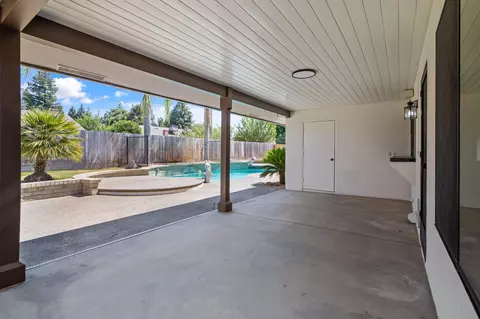 138 E Chestnut Ct, Visalia, CA 93277 photo 44
