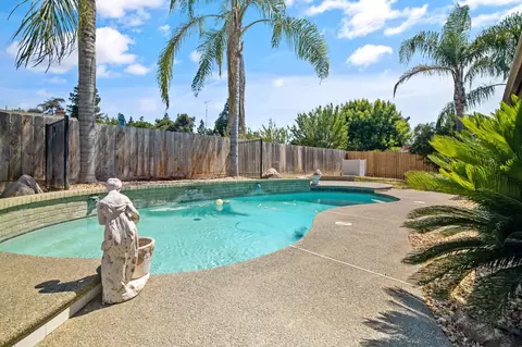 138 E Chestnut Ct, Visalia, CA 93277 photo 47
