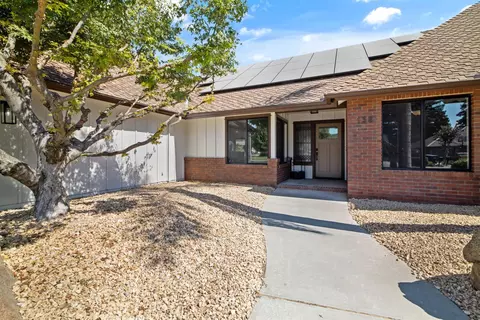 138 E Chestnut Ct, Visalia, CA 93277 photo 4