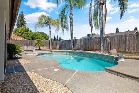 138 E Chestnut Ct, Visalia, CA 93277 photo 48