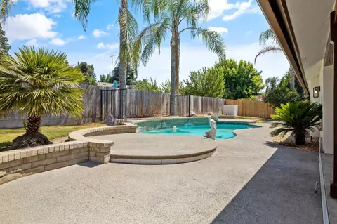 138 E Chestnut Ct, Visalia, CA 93277 photo 45