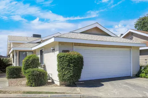 2413 E Sweet Ave, Visalia, CA 93292 photo 2