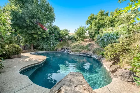 31399 Powell Dr, Exeter, CA 93221 photo 2