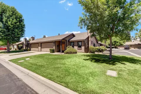 2626 E Tulare Ave, Visalia, CA 93292