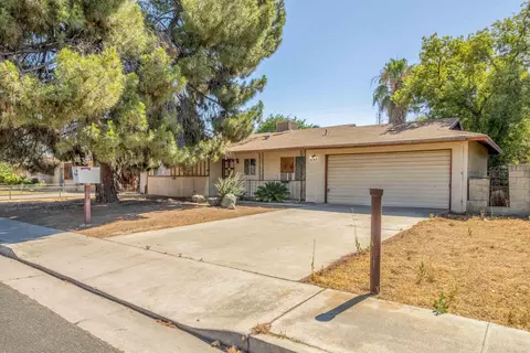 256 N Alice Ave, Dinuba, CA 93618