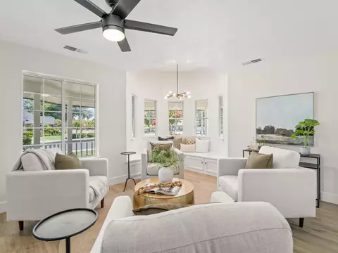 210 W Paul Ave, Clovis, CA 93612 photo 8