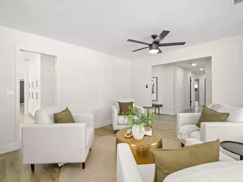 210 W Paul Ave, Clovis, CA 93612 photo 9