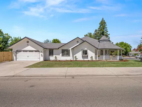210 W Paul Ave, Clovis, CA 93612 photo 4