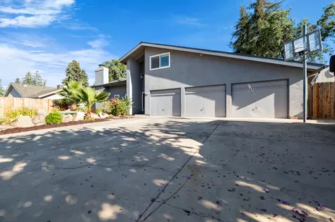 3205 E Grove Ave, Visalia, CA 93292 photo 3