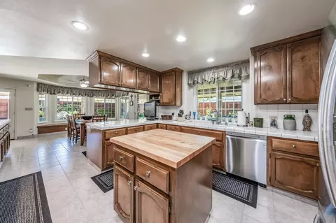 3163 Mckelvy Ave, Clovis, CA 93611 photo 8