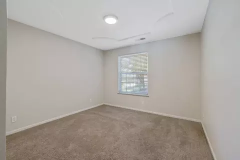 1934 E Parrish Ct, Visalia, CA 93292 photo 24