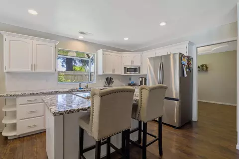 1934 E Parrish Ct, Visalia, CA 93292 photo 14