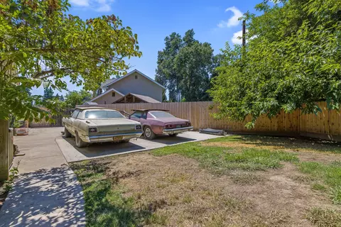 1934 E Parrish Ct, Visalia, CA 93292 photo 43