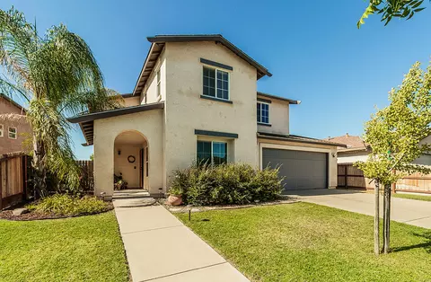 704 11th St, Sanger, CA 93657 photo 2