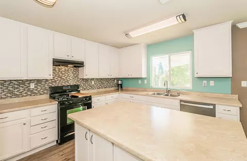 704 11th St, Sanger, CA 93657 photo 13