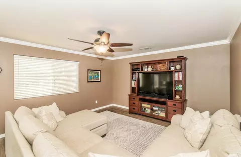 704 11th St, Sanger, CA 93657 photo 8