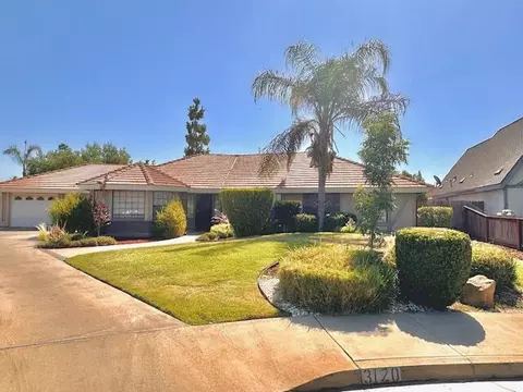 3120 W Cherry Ct, Visalia, CA 93277