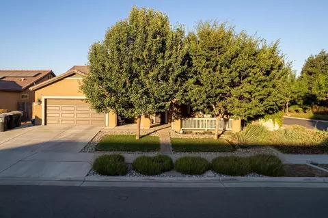 2940 S Edison St, Visalia, CA 93292