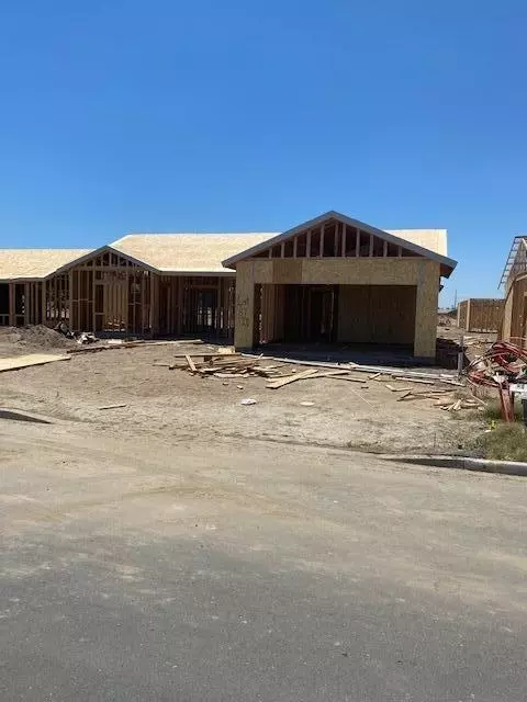1139 S Chess Terrace Pl E, Porterville, CA 93257