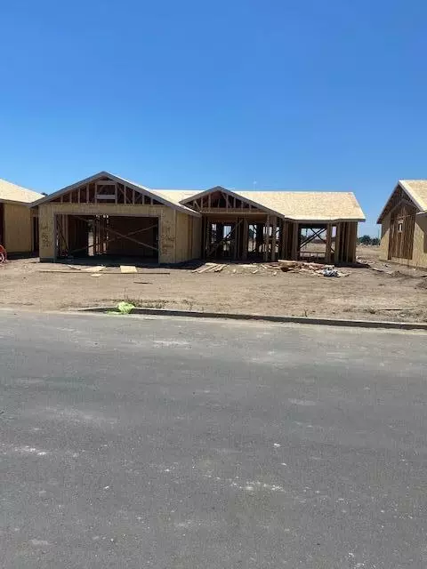 1149 S Chess Terrace Pl E, Porterville, CA 93257