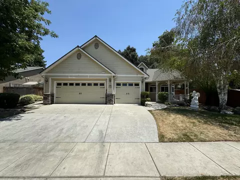436 N Boise St, Visalia, CA 93291