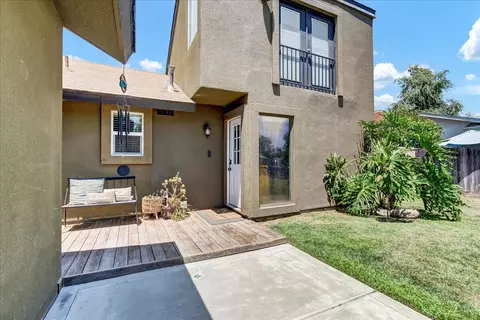 211 N Simon St, Visalia, CA 93292