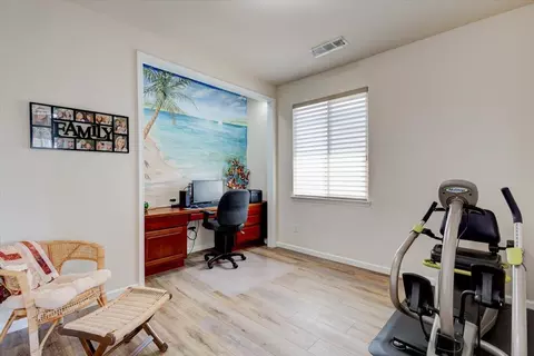 4036 E Willow Ave, Visalia, CA 93292 photo 12