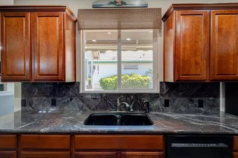 4036 E Willow Ave, Visalia, CA 93292 photo 9