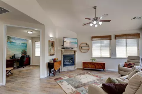 4036 E Willow Ave, Visalia, CA 93292 photo 5