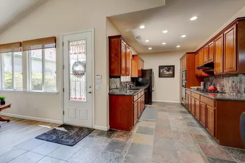 4036 E Willow Ave, Visalia, CA 93292 photo 7