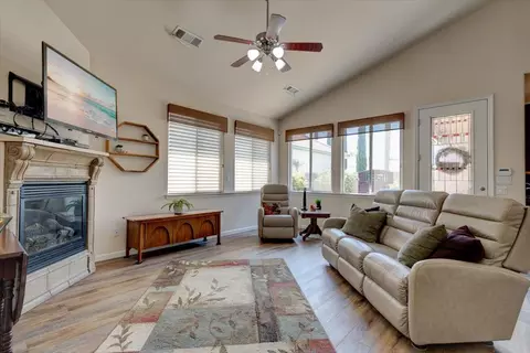 4036 E Willow Ave, Visalia, CA 93292 photo 6