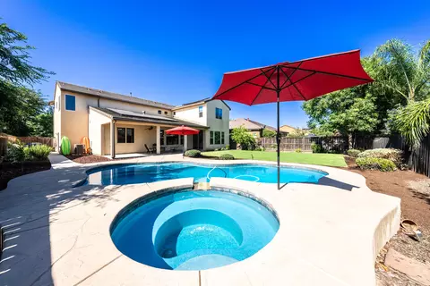 3159 Beverly Ave, Clovis, CA 93619 photo 2