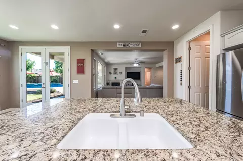 3159 Beverly Ave, Clovis, CA 93619 photo 18