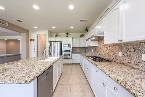 3159 Beverly Ave, Clovis, CA 93619 photo 14