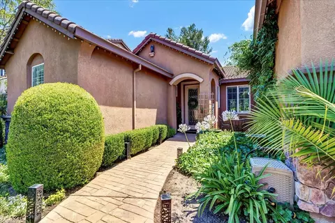 3823 W Reese Ave, Visalia, CA 93277