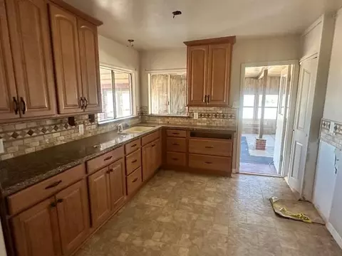 8736 Road 252, Terra Bella, CA 93270 photo 2