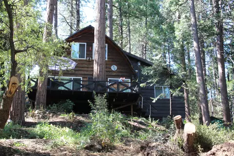 1495 Nelson Dr, Springville, CA 93265