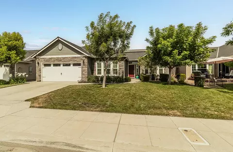 5328 N Madelyn Ave, Fresno, CA 93723