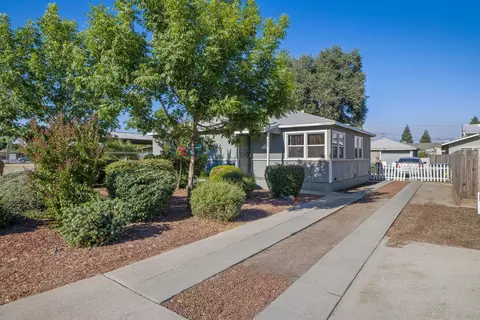 500 N Hall St, Visalia, CA 93291