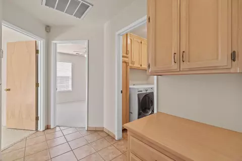 650 E Vine Ct, Visalia, CA 93292 photo 27