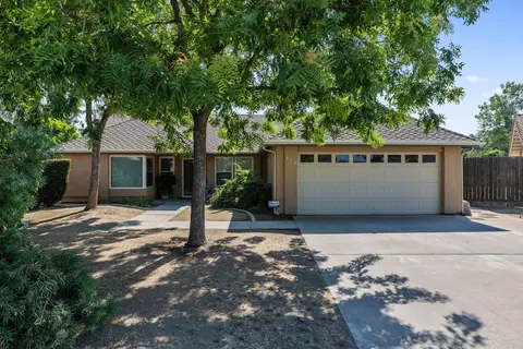 650 E Vine Ct, Visalia, CA 93292