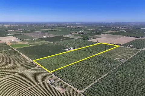 E Mt. View Avenue, Selma, CA 93662 photo 2