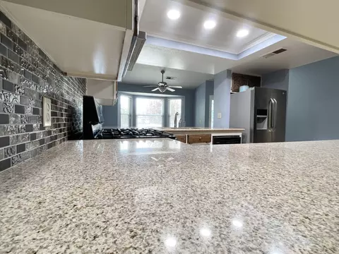644 E Vine Ct, Visalia, CA 93292 photo 15