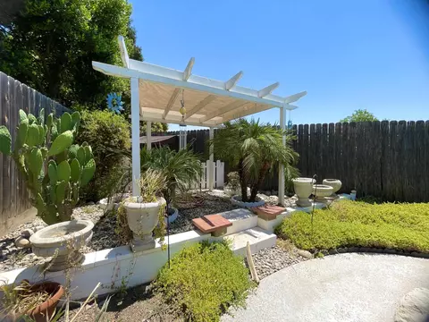 644 E Vine Ct, Visalia, CA 93292 photo 28