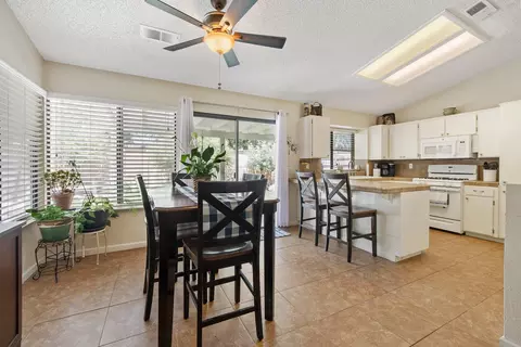 1442 E Castleview Ave, Visalia, CA 93292 photo 14