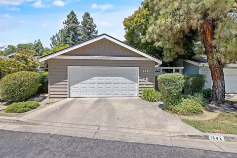 1442 E Castleview Ave, Visalia, CA 93292 photo 2