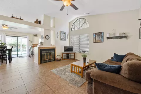 1442 E Castleview Ave, Visalia, CA 93292 photo 9