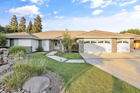 2300 S Stover St, Visalia, CA 93292